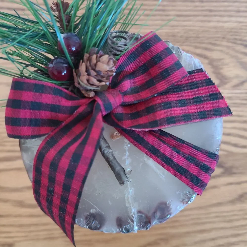 NWT Vintage Rustic Cinnamon Stick Hand Poured Holiday Candle With Festive Ribbon